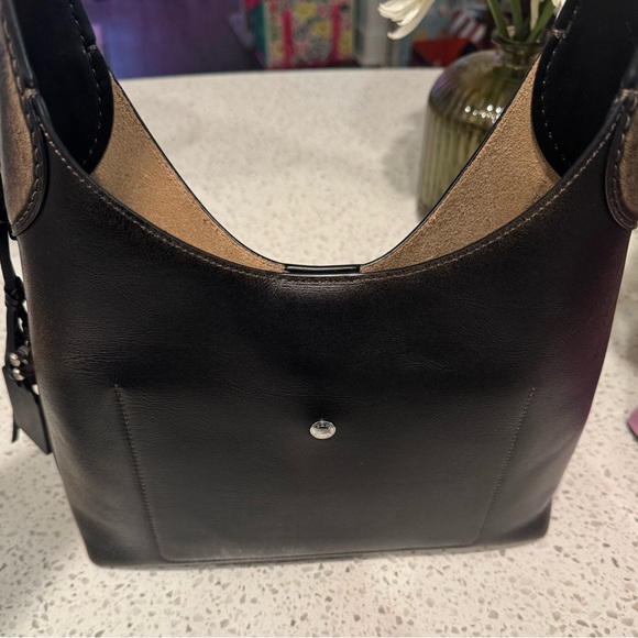 Coach Elegant Black and Tan Shoulder Bag - Picture 3 of 6